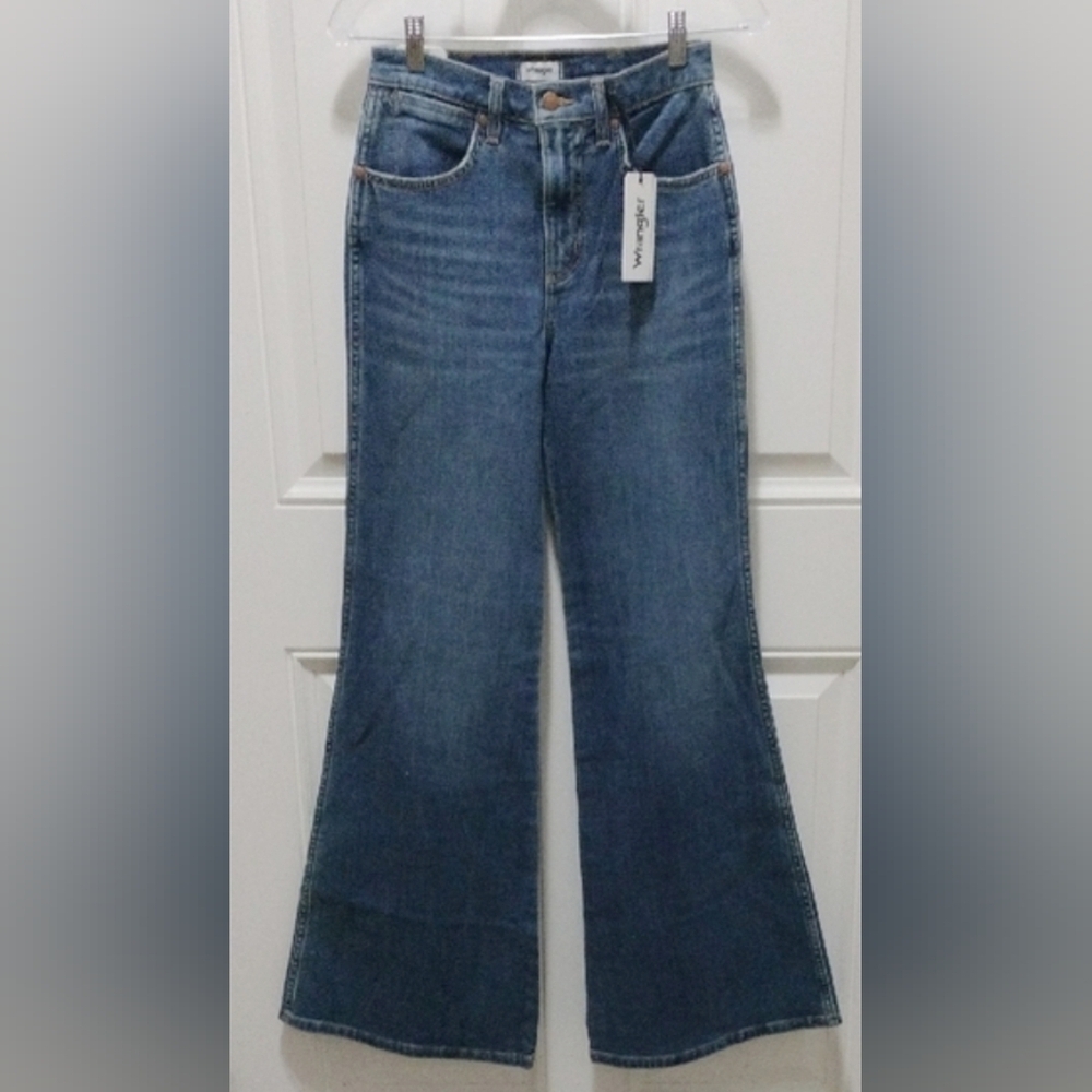 NWT Wrangler Fly High Flare Blue Jeans High Rise Women's Size 26 Denim